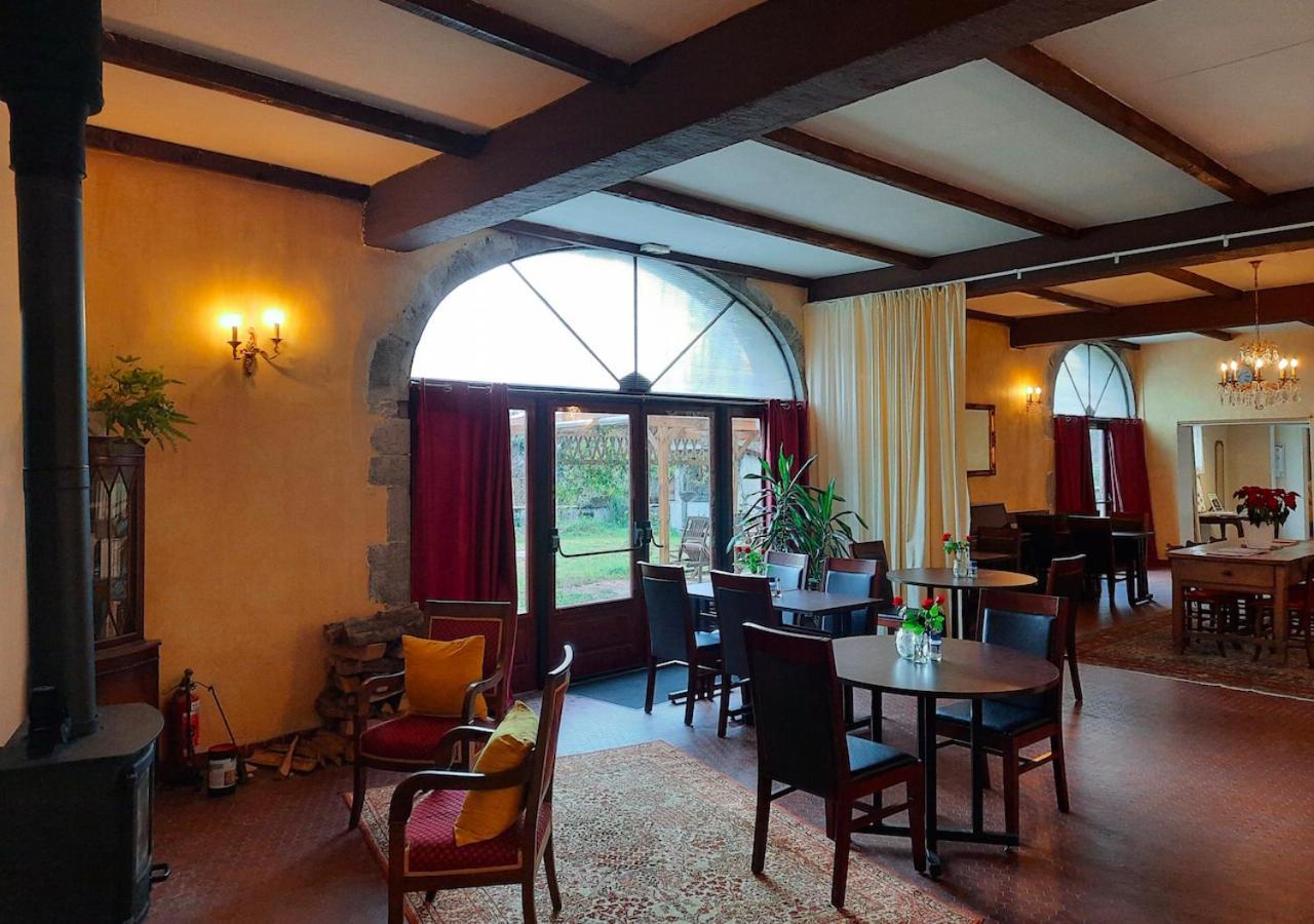 Domaine Lou Castet Bed & Breakfast Tuzaguet Exterior photo